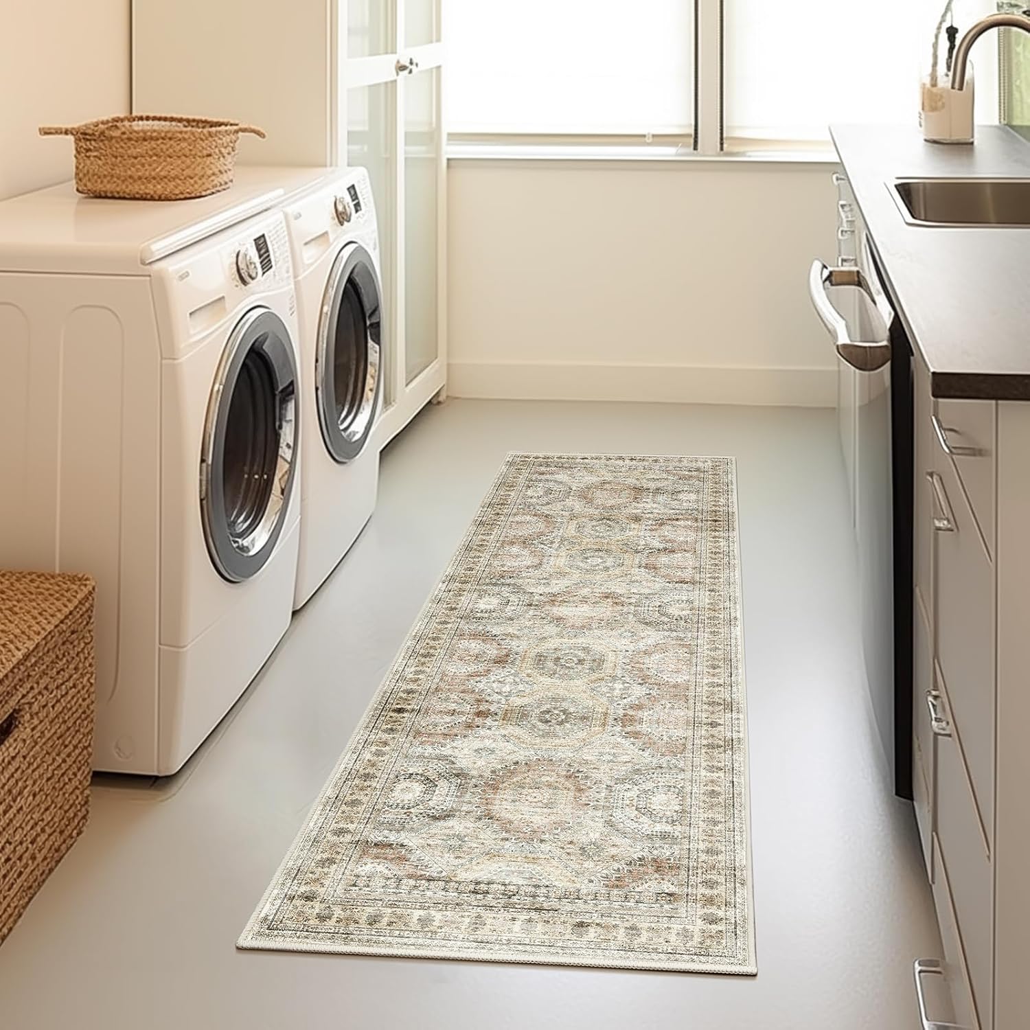 2x6 Washable Runner Rug in Brown/Pink