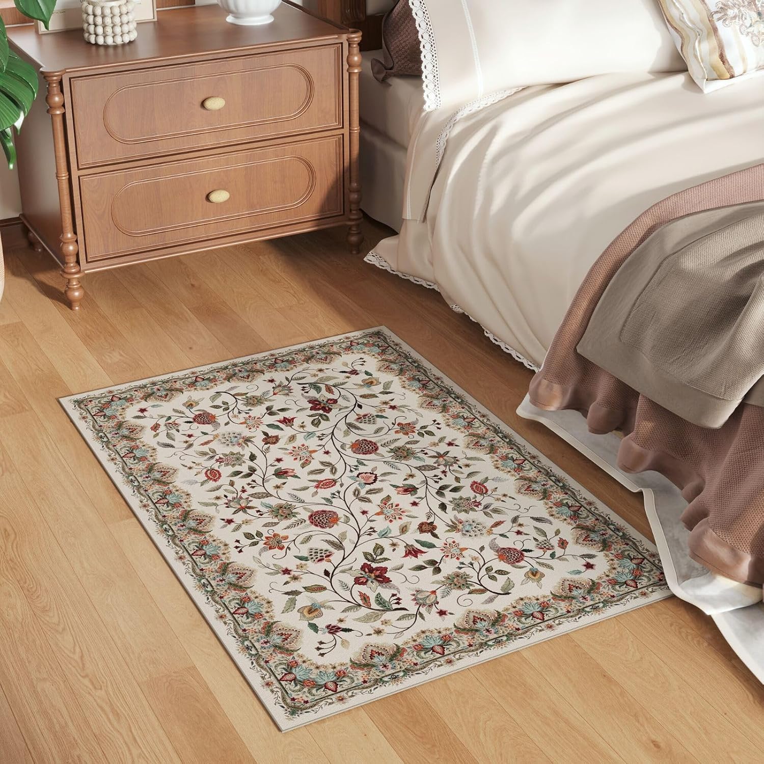 Vintage Paisley 4'x6' Area Rug - Beige