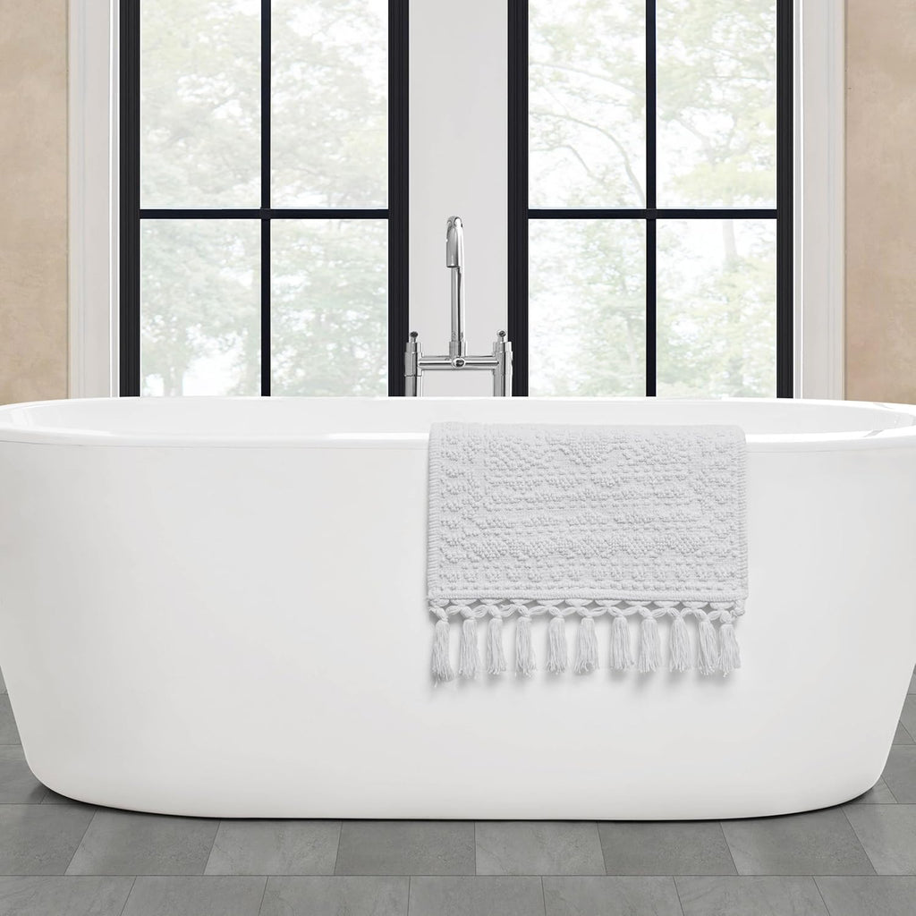 17" x 28" White Bath Rug