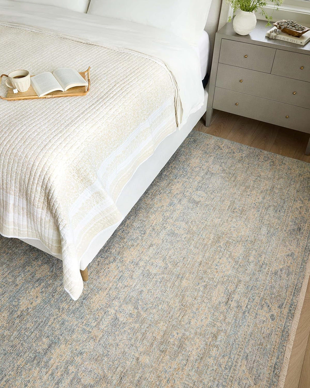2' x 3' Sky/Beige Accent Rug