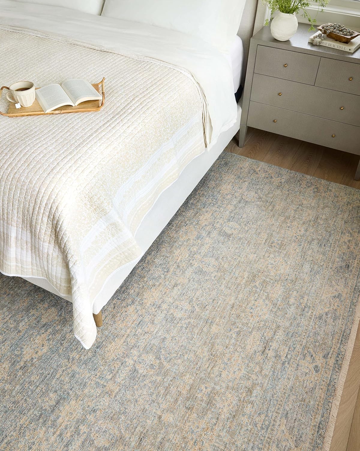 2' x 3' Sky/Beige Accent Rug