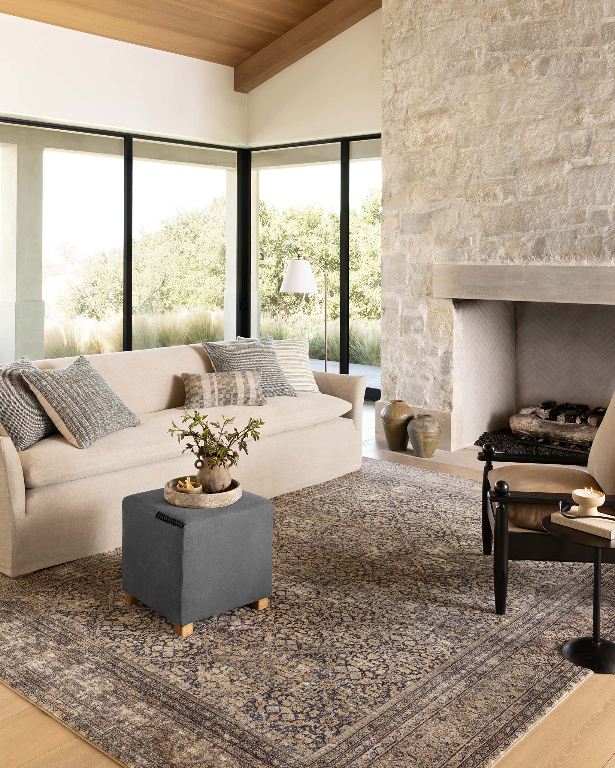 2'x5' Vintage Inspired Accent Rug