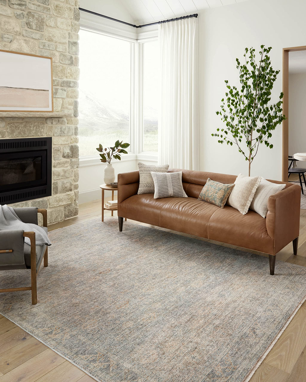 2' x 3' Sky/Beige Accent Rug