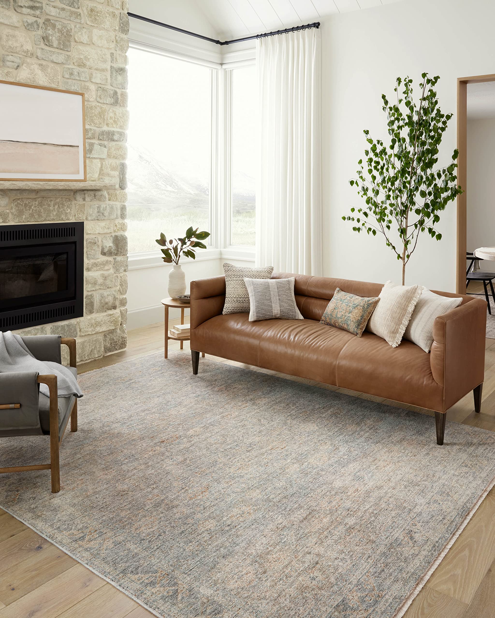 2' x 3' Sky/Beige Accent Rug