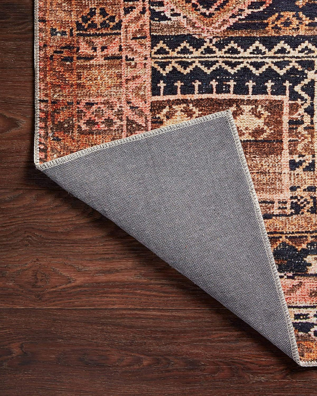 Vintage Inspired Accent Rug 2'3" x 3'9"