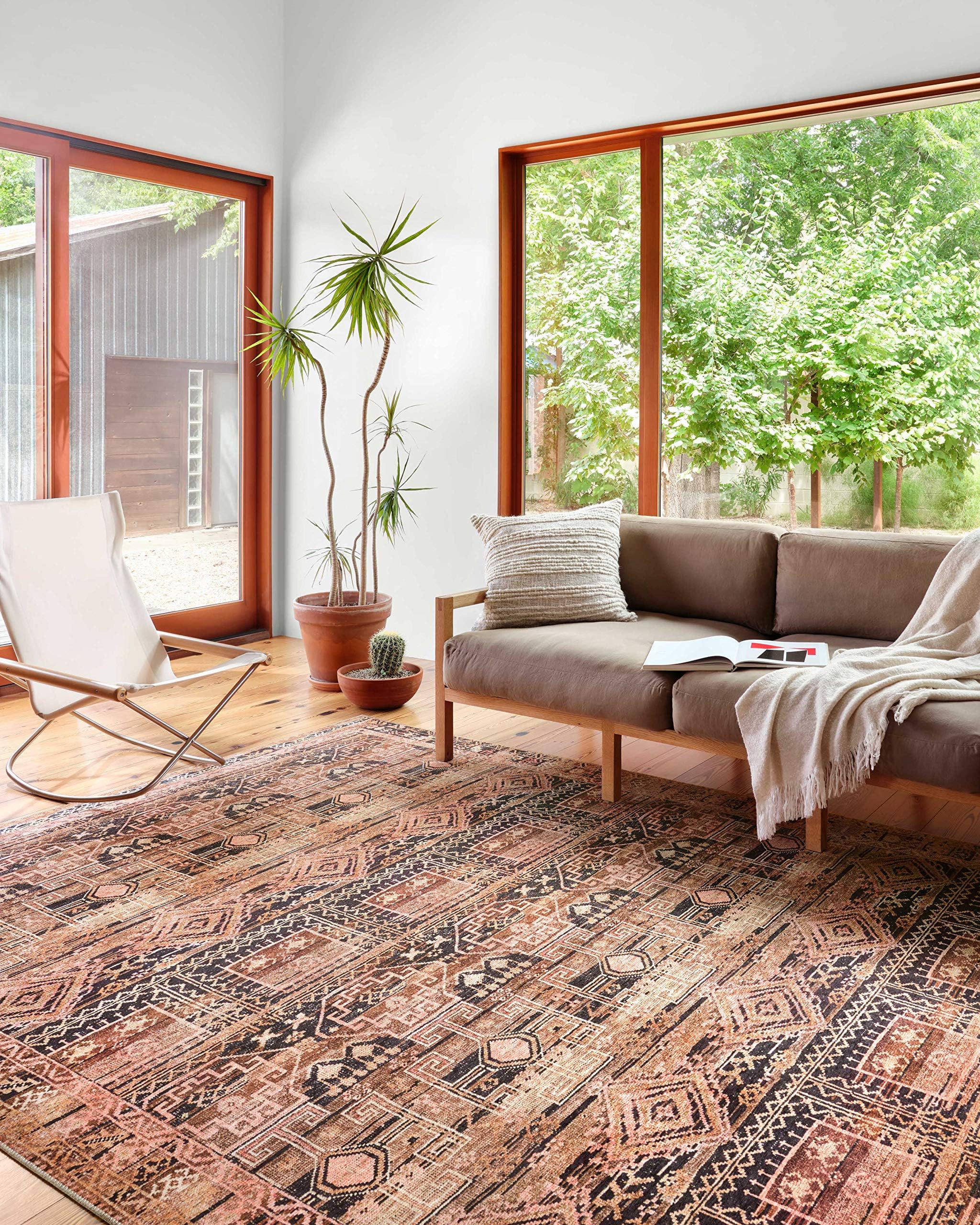Vintage Inspired Accent Rug 2'3" x 3'9"